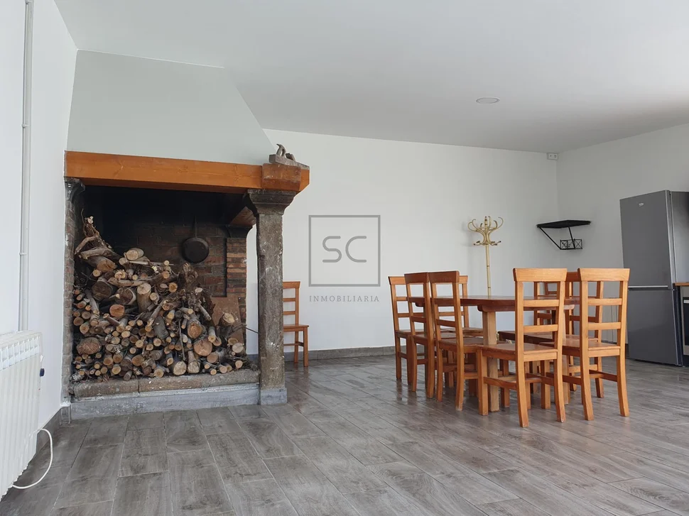 Pareado con terraza finca y bodegas en catabois, ferrol