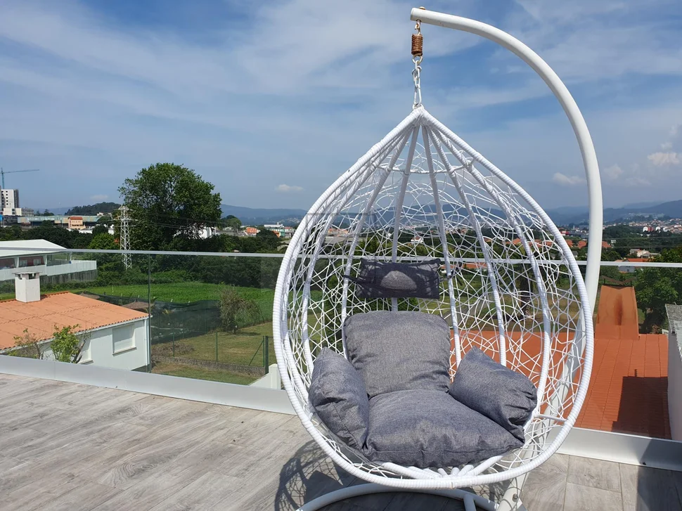 Pareado con terraza finca y bodegas en catabois, ferrol