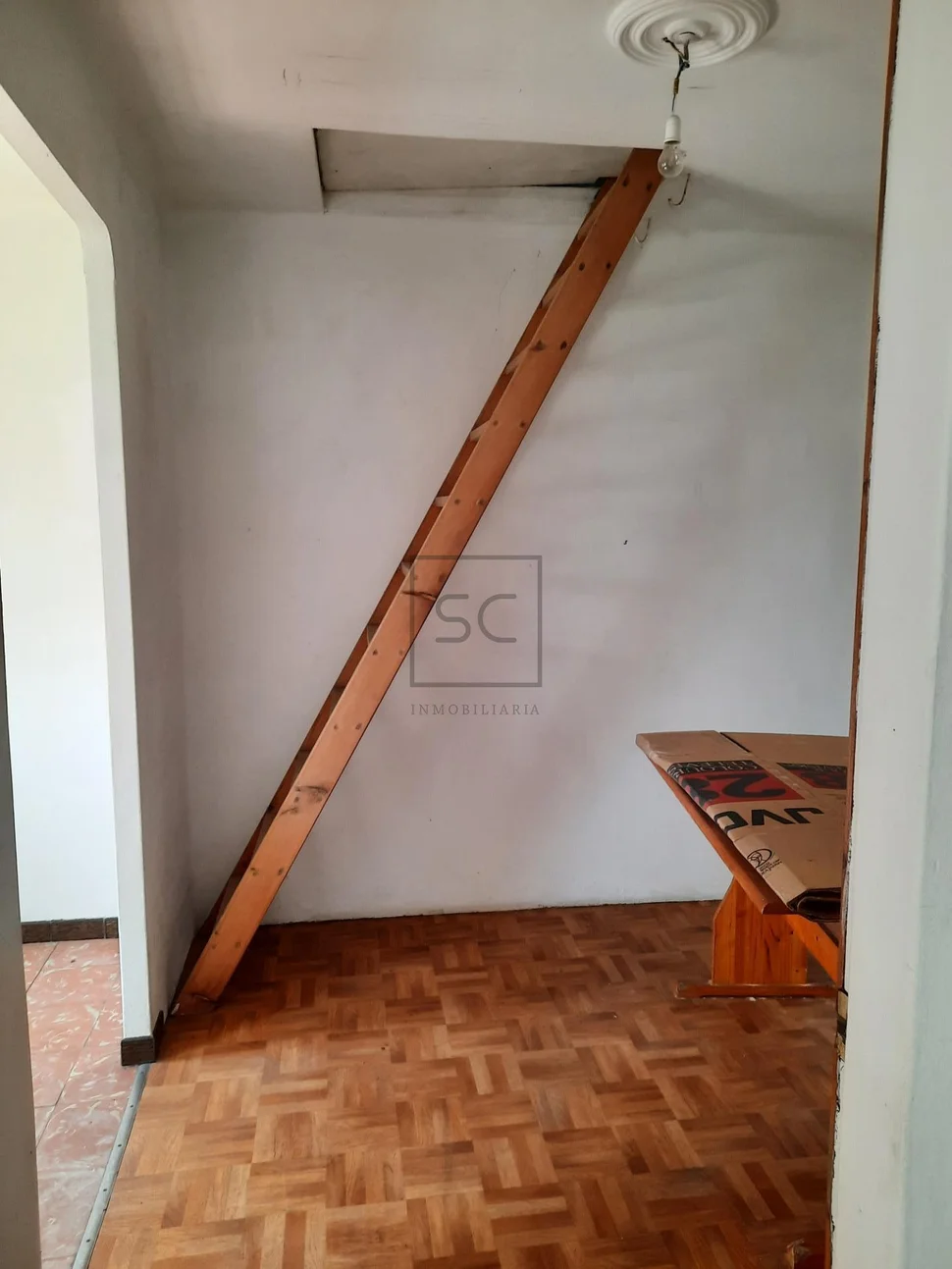 Casa adosada con finca edificable para reforma integral en la zona de santa cecilia, narón