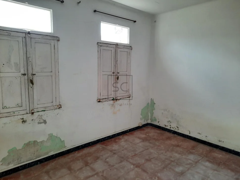 Casa adosada con finca edificable para reforma integral en la zona de santa cecilia, narón