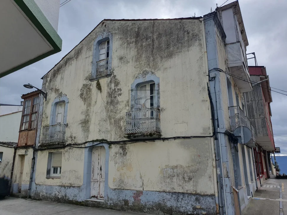 Casa adosada en ares, ares
