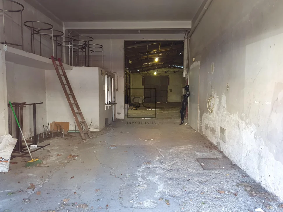 Local, solar y aparcamiento en catabois, ferrol