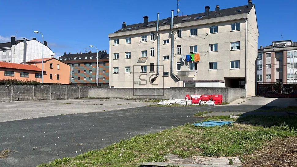 Local, solar y aparcamiento en catabois, ferrol