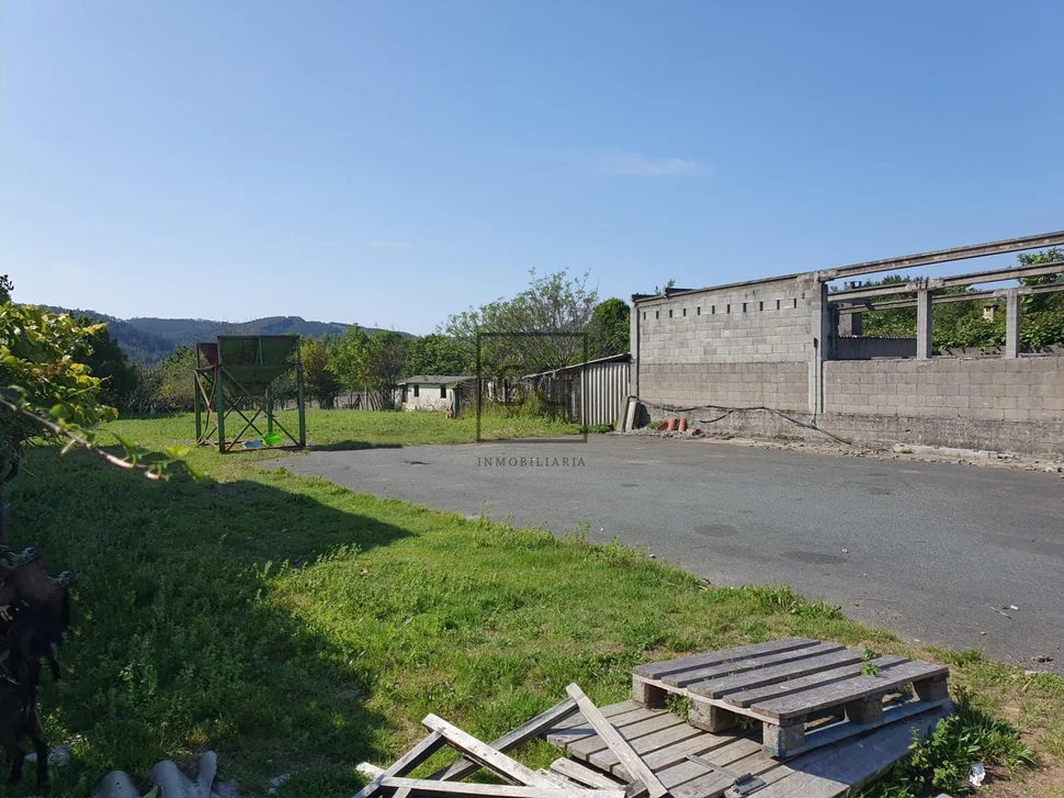 Local, solar y aparcamiento en catabois, ferrol