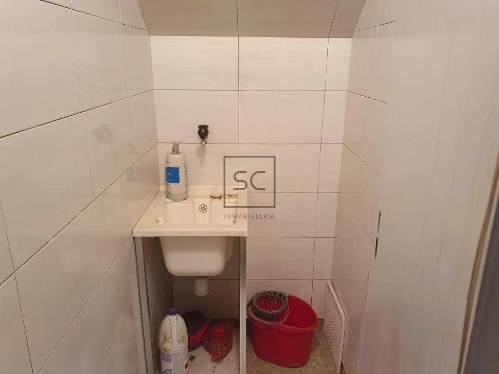 Local, solar y aparcamiento en catabois, ferrol