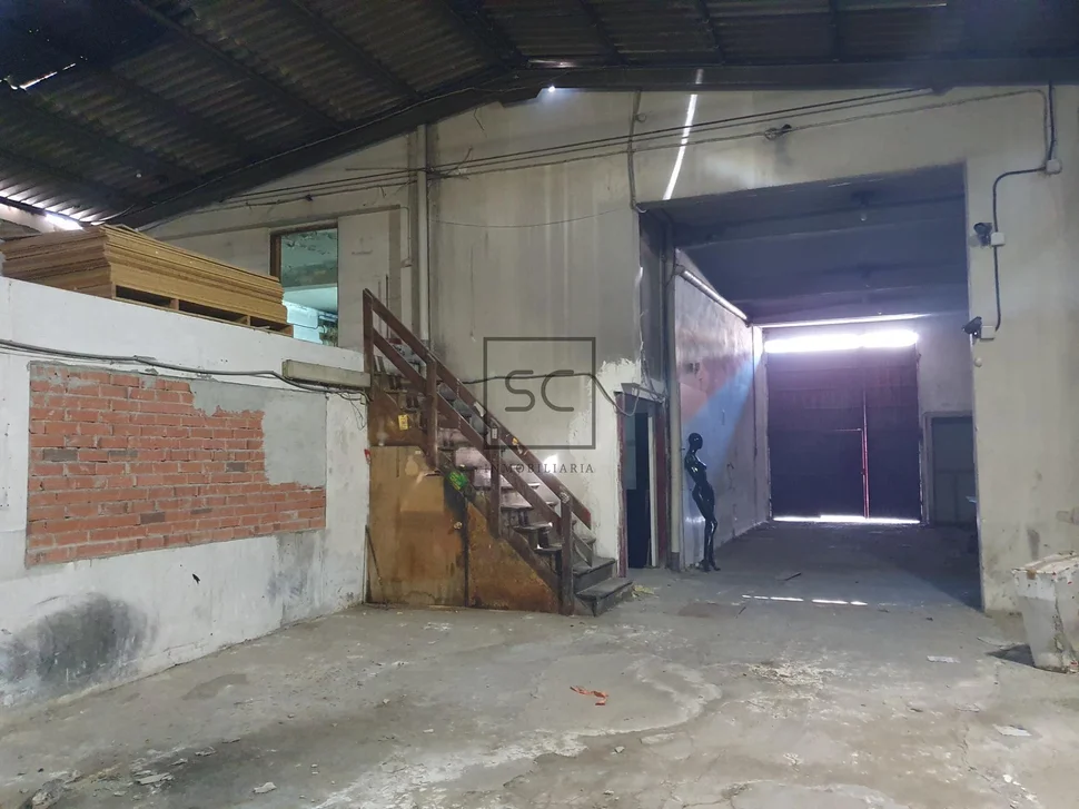 Local, solar y aparcamiento en catabois, ferrol