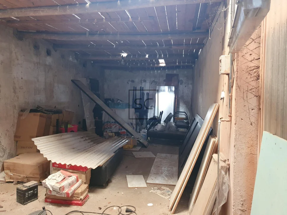 Local, solar y aparcamiento en catabois, ferrol