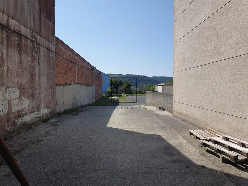 Local, solar y aparcamiento en catabois, ferrol