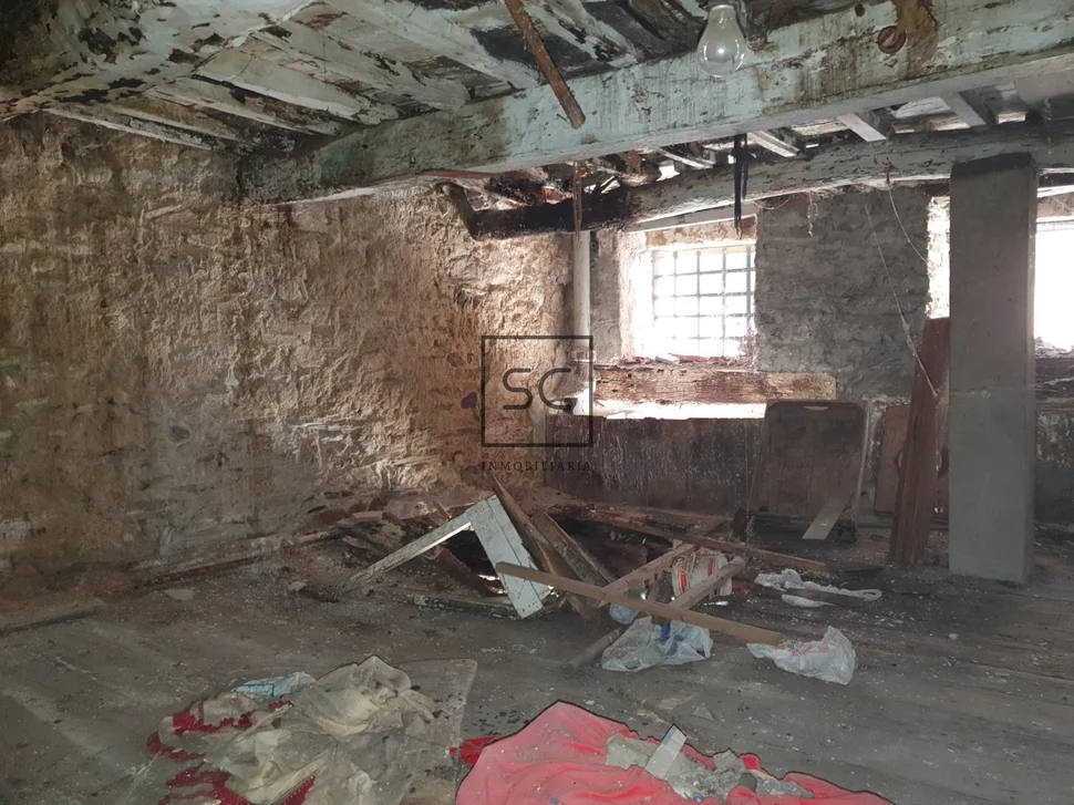 Edificio para reformar en puerto, ferrol