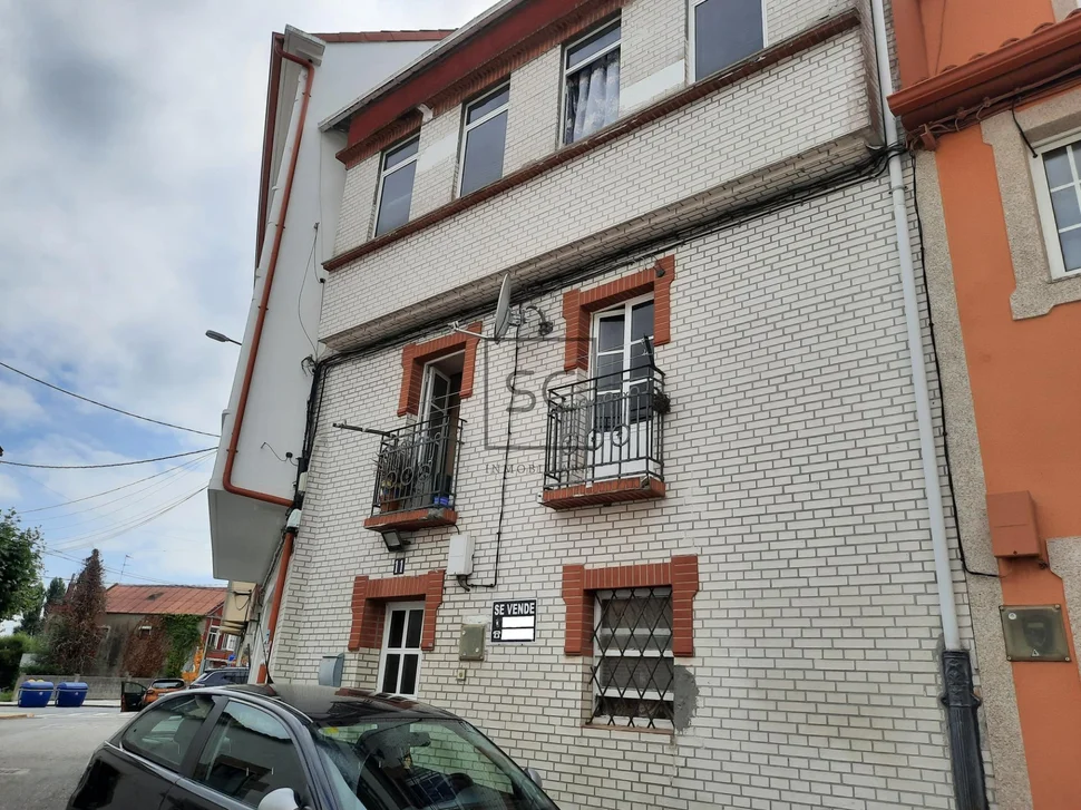 Casa adosada para reforma integral en jubia, narón