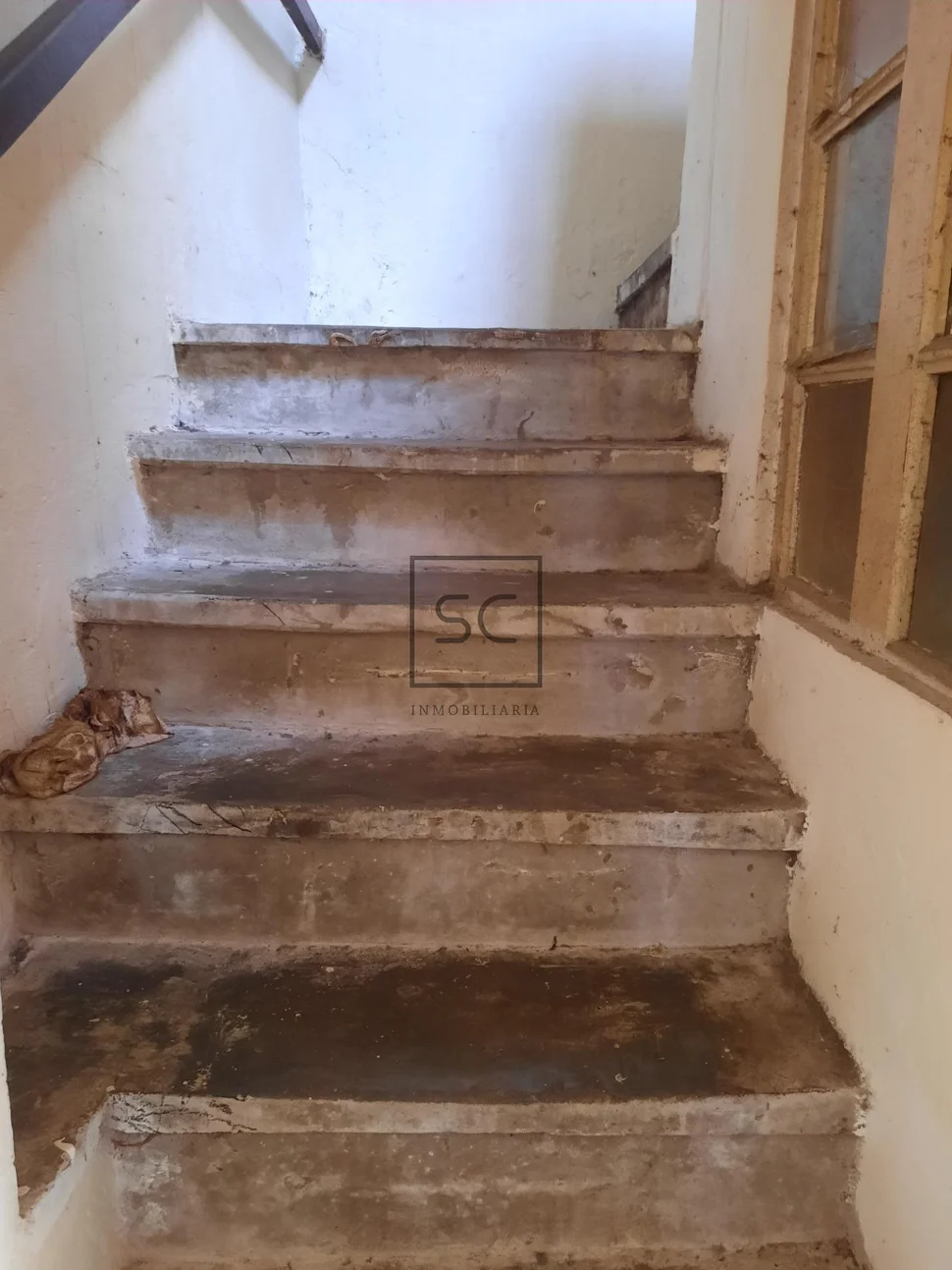 Casa adosada para reforma integral en jubia, narón