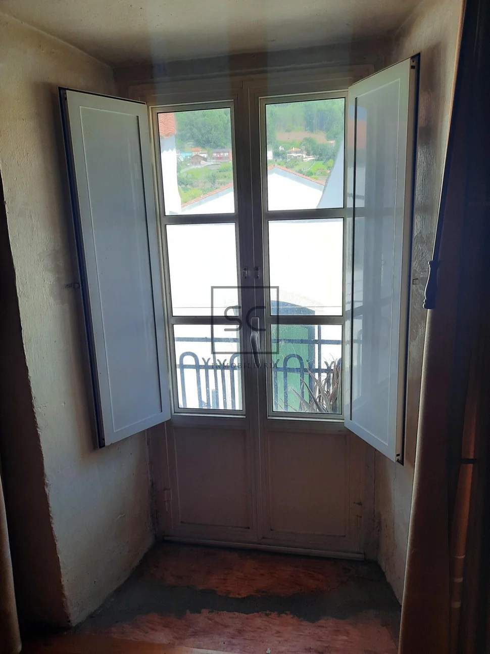 Casa adosada para reforma integral en jubia, narón