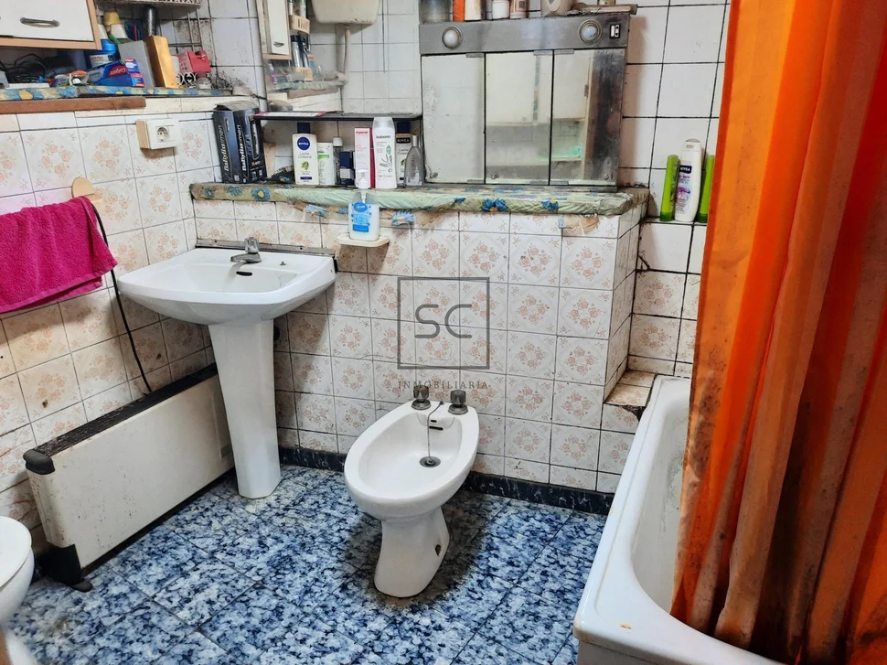 Casa adosada para reforma integral en jubia, narón