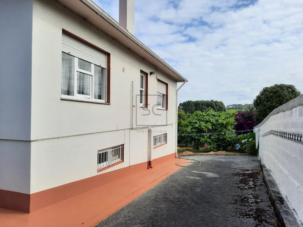 Casa unifamiliar con finca en esmelle