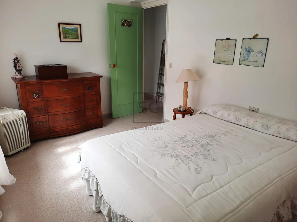 Casa unifamiliar con finca en esmelle