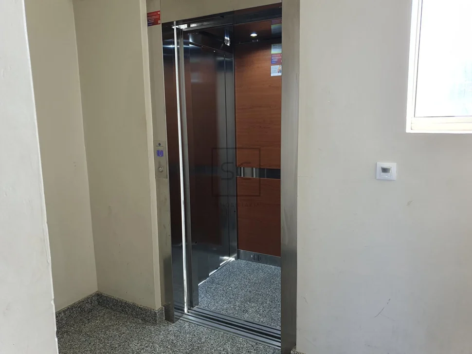 Piso con terraza y vistas al mar