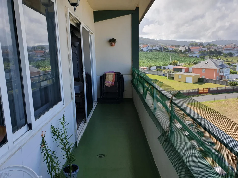 Piso con terraza y vistas al mar