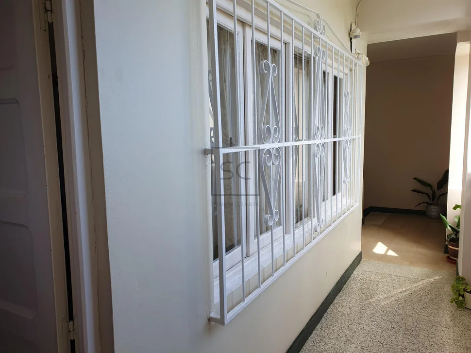 Piso con terraza y vistas al mar