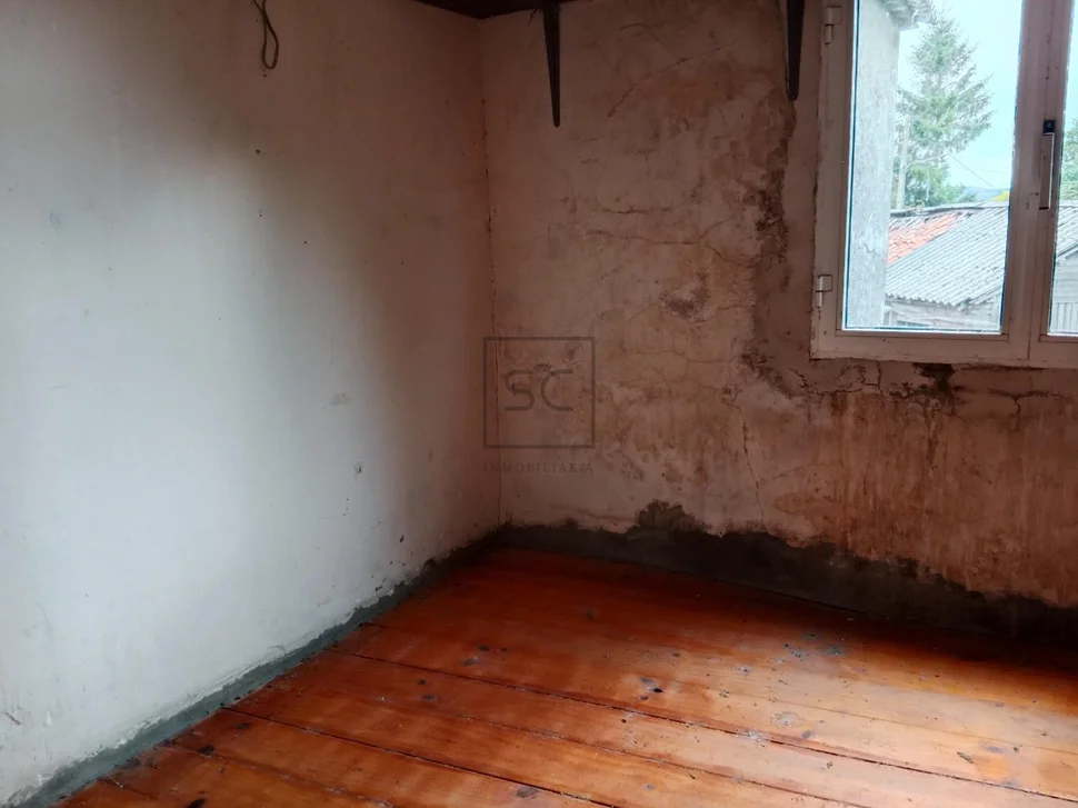 Casa con bodegas y finca