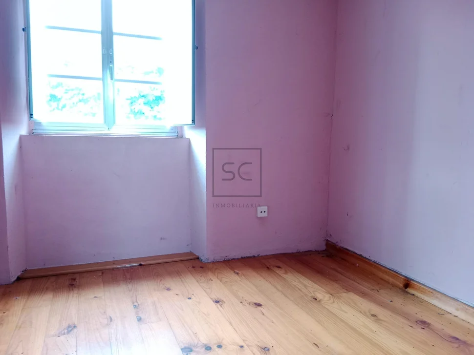 Casa con bodegas y finca