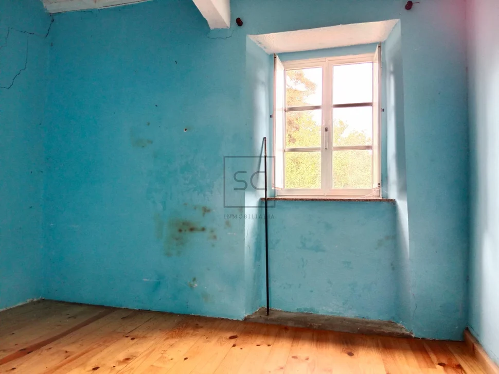 Casa con bodegas y finca