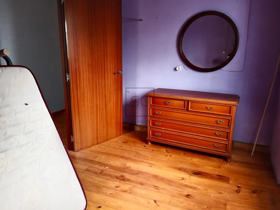 Casa con bodegas y finca