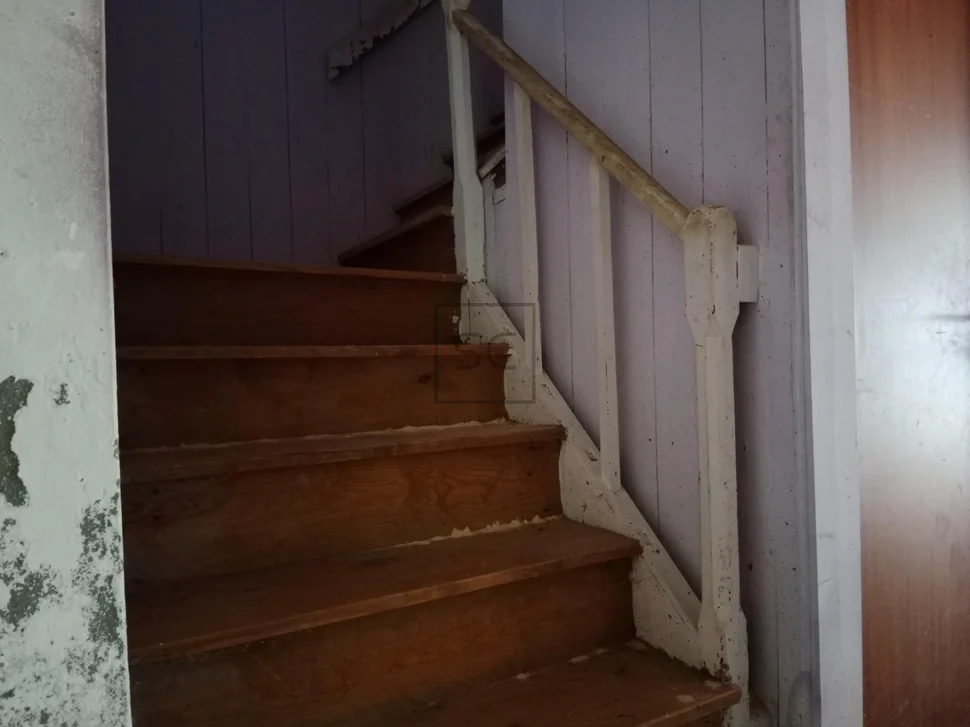 Casa con bodegas y finca