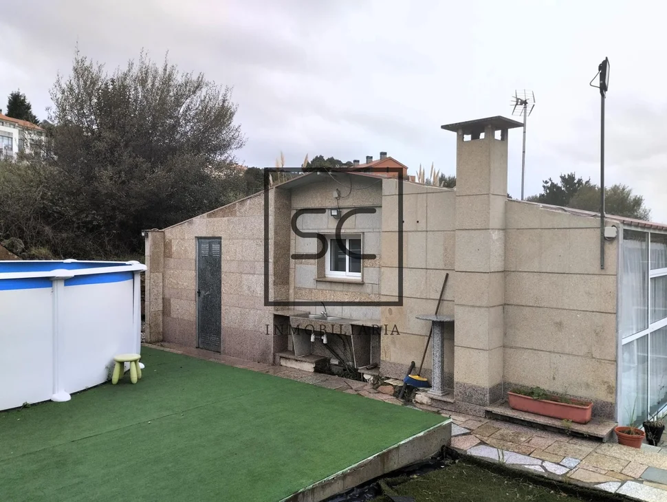 Casa con terreno en arteixo