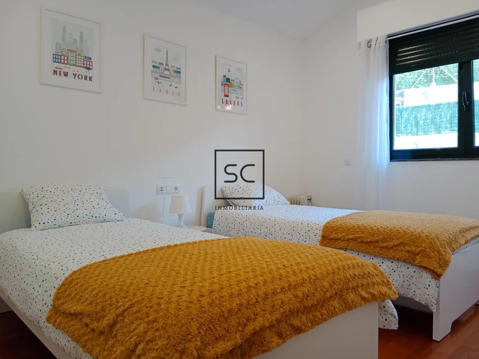 Chalet con piscina pantín-valdoviño