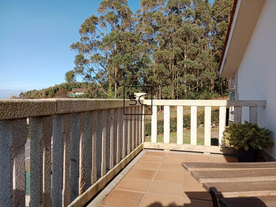 Chalet con piscina pantín-valdoviño