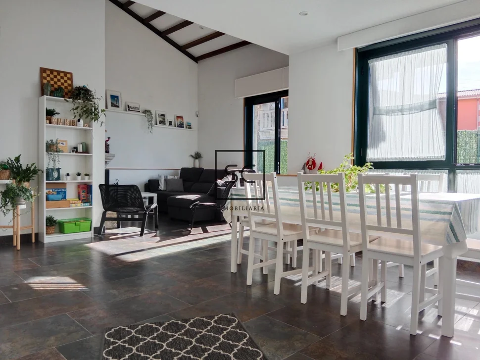 Chalet con piscina pantín-valdoviño