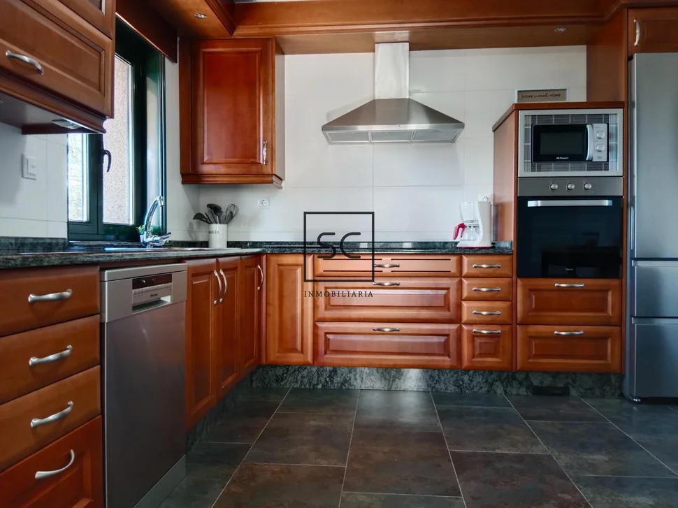 Chalet con piscina pantín-valdoviño