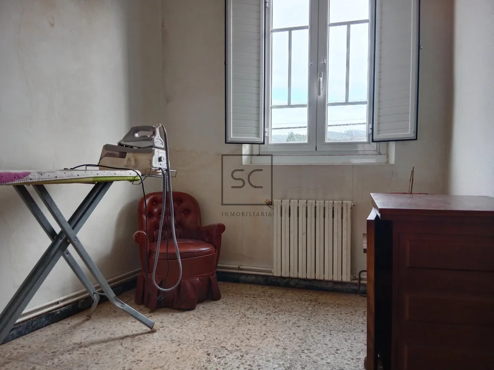 Casa con bodegas y nave en sequeiro-valdoviño