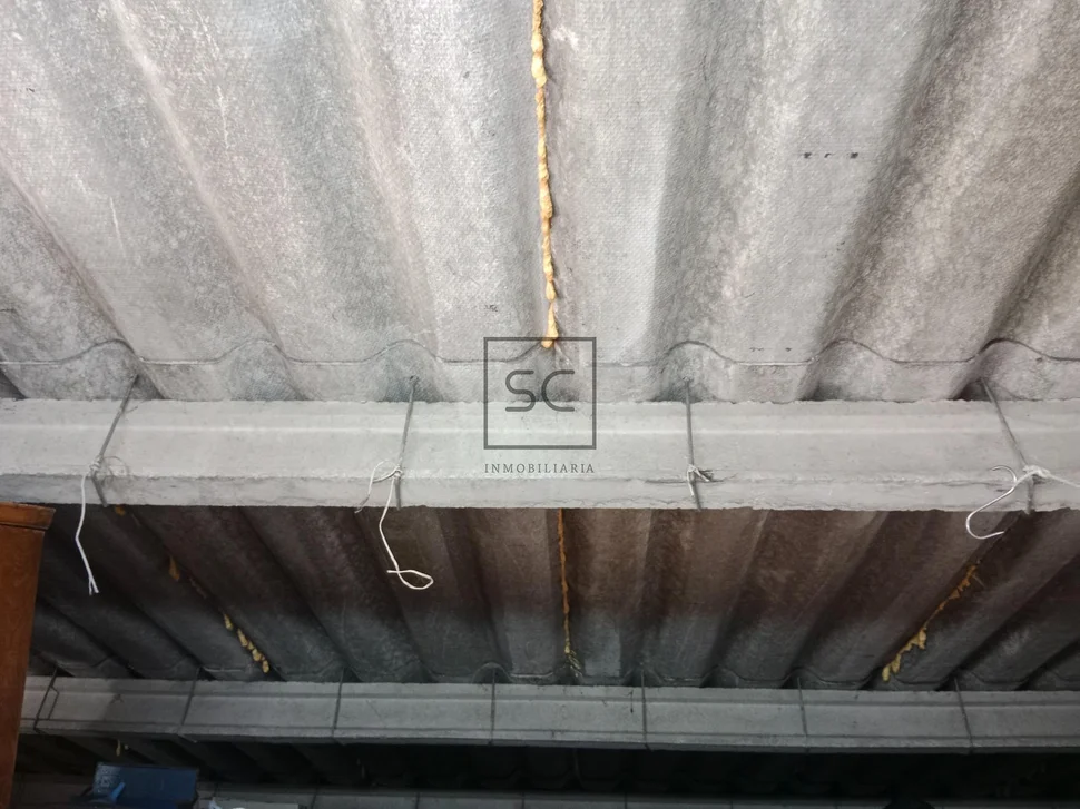 Casa con bodegas y nave en sequeiro-valdoviño