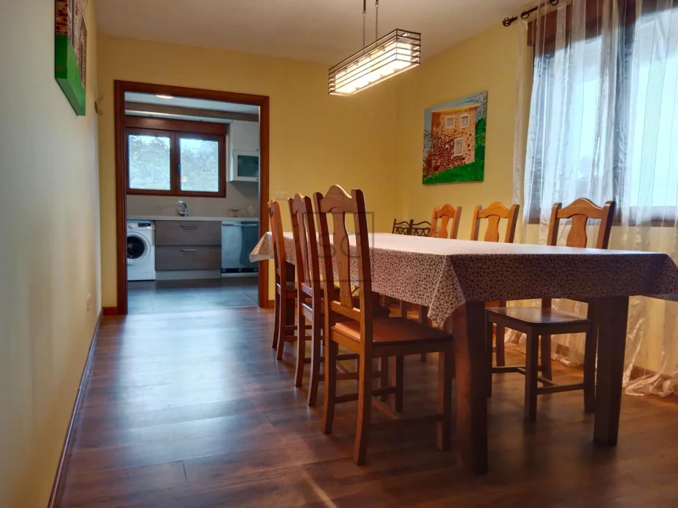 Vivienda con terraza y finca en vilarmaior