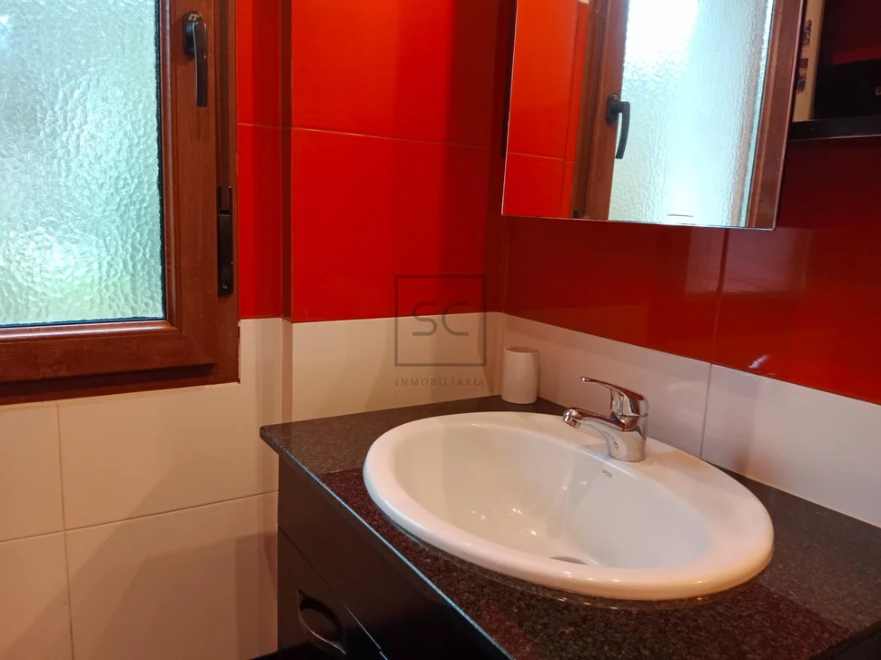 Vivienda con terraza y finca en vilarmaior