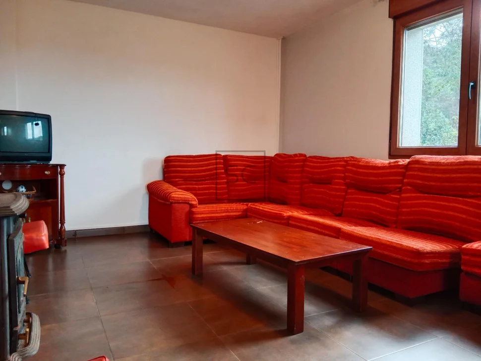 Vivienda con terraza y finca en vilarmaior