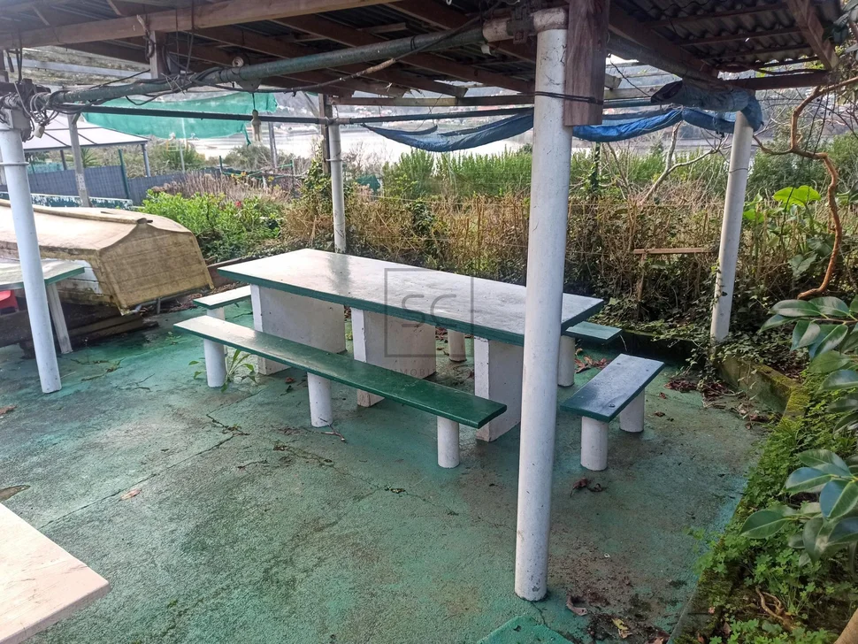 Casa con finca edificable en canido-ferrol