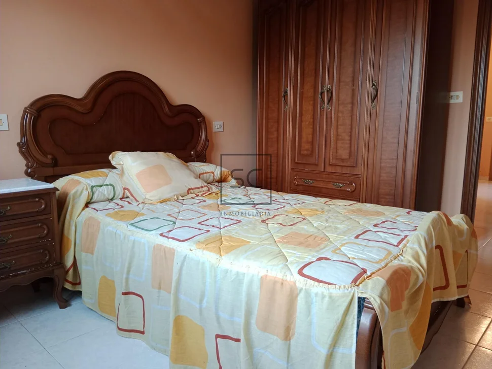 Casa con finca y hórreo en soesto-laxe