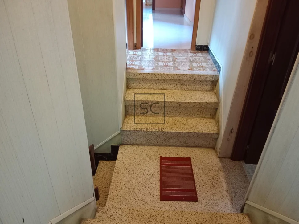 Casa con finca y hórreo en soesto-laxe