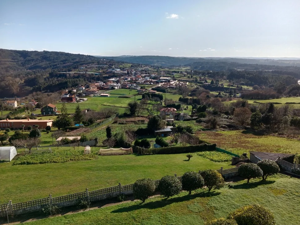 Vivienda con finca en breamo-pontedeume