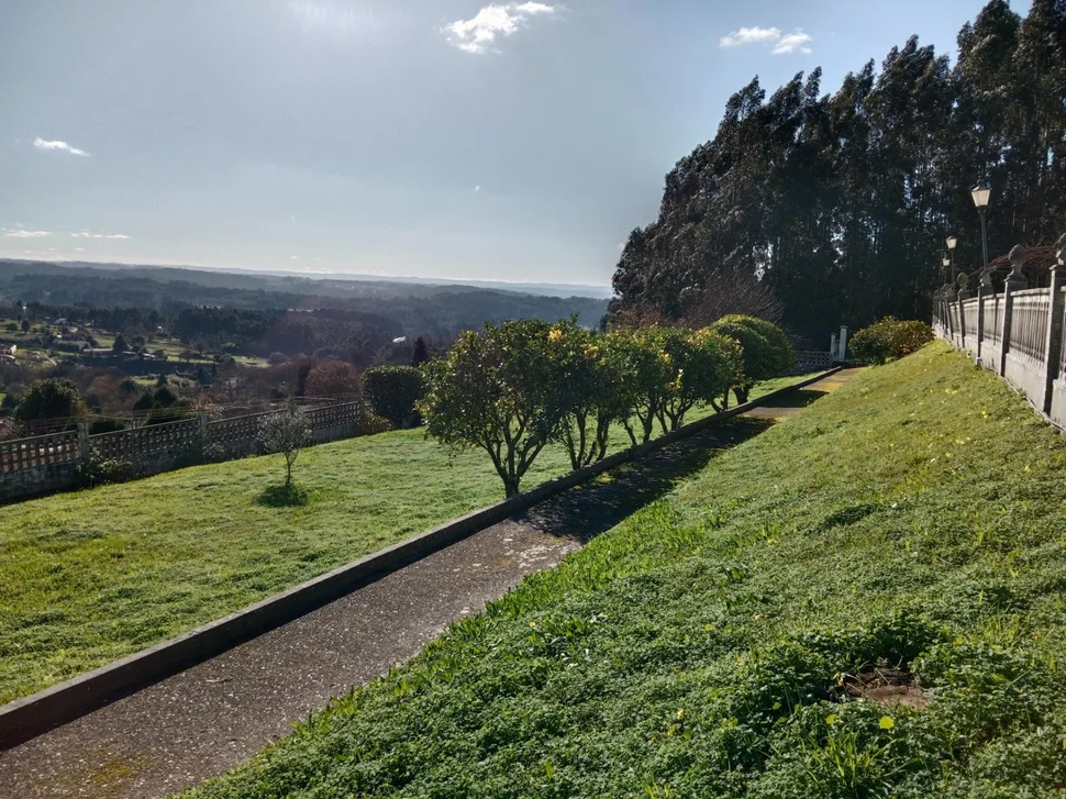 Vivienda con finca en breamo-pontedeume
