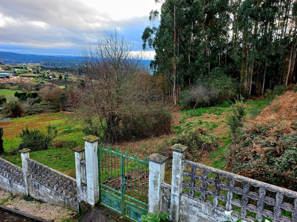 Vivienda con finca en breamo-pontedeume