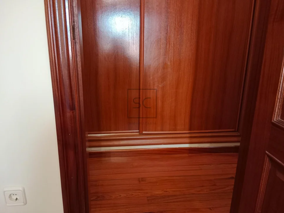 Piso con ascensor, garaje y trastero en ares