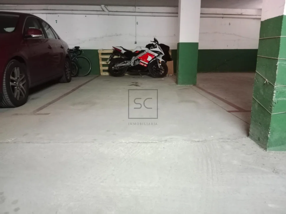 Piso con ascensor, garaje y trastero en ares