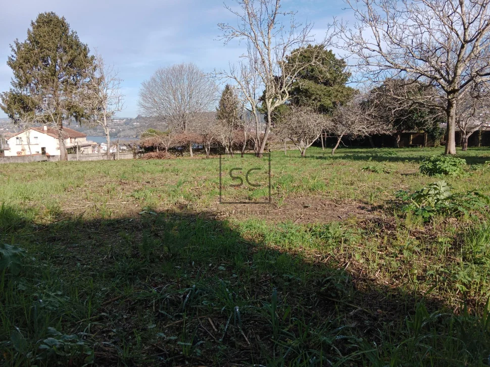 Finca edificable campolongo-pontedeume