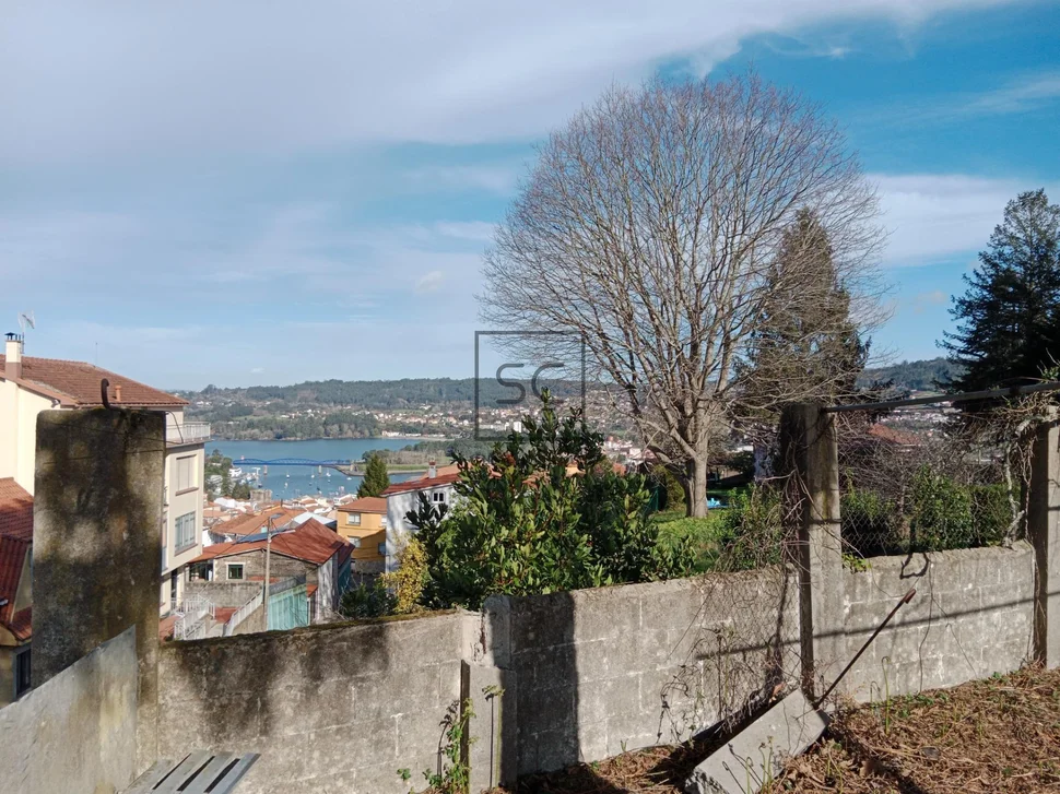 Finca edificable campolongo-pontedeume