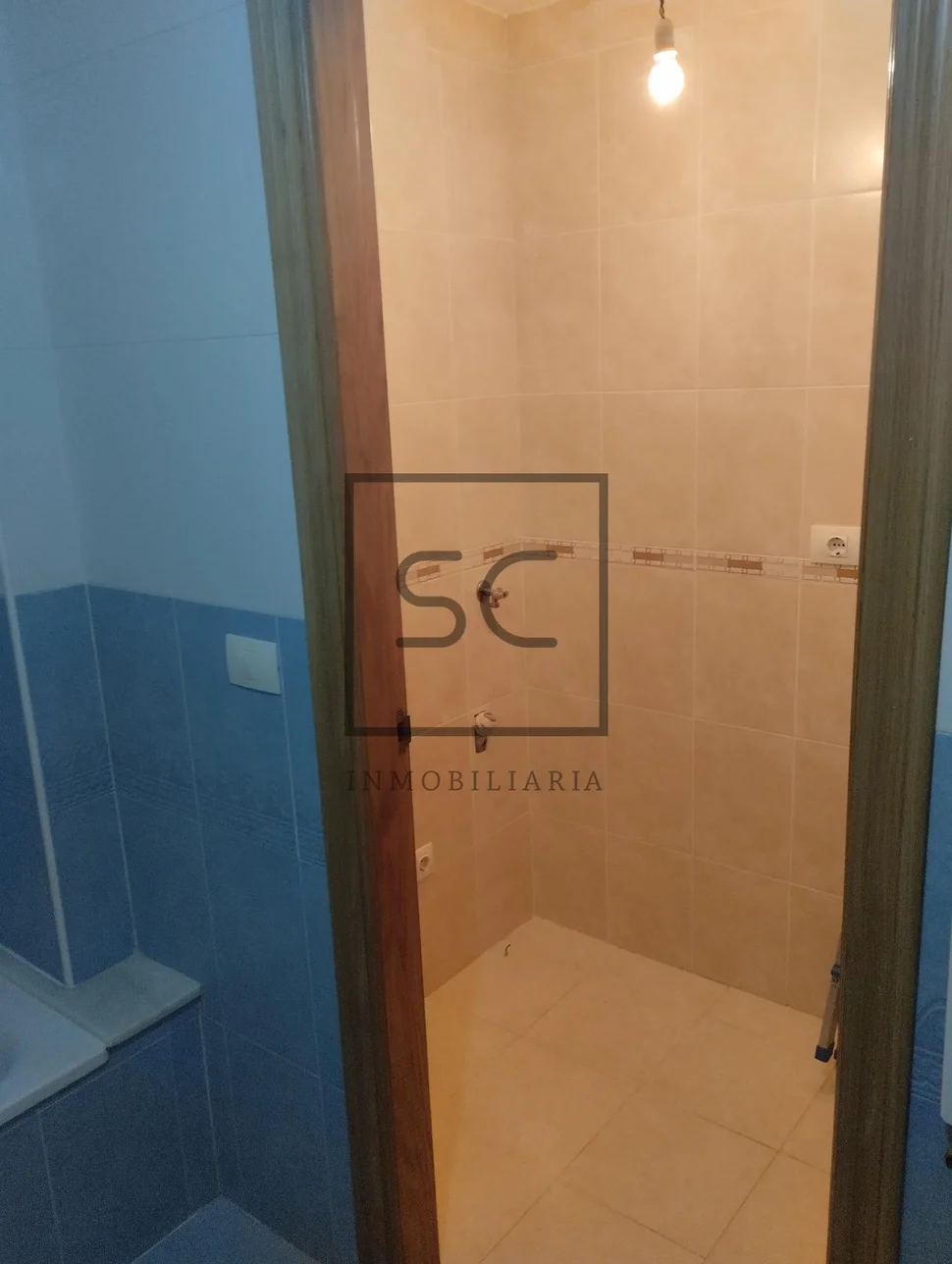 Luminoso piso con ascensor, garaje y trastero en sada