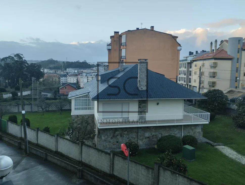 Luminoso piso con ascensor, garaje y trastero en sada