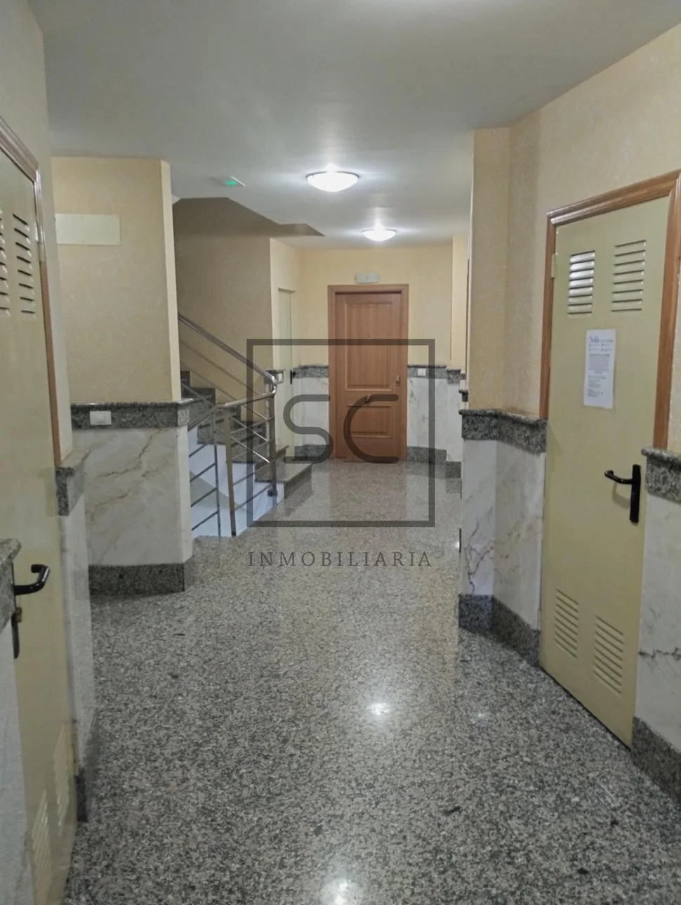 Luminoso piso con ascensor, garaje y trastero en sada